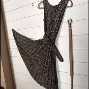 Dainty Vintage Midi Dress with Pockets